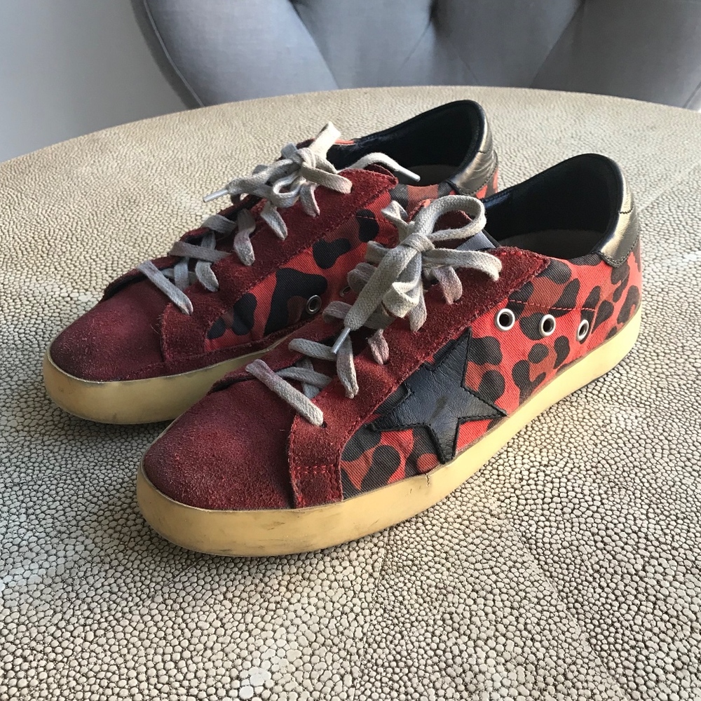 Golden Goose Superstar Sneakers Sz 8 (Retail $530)